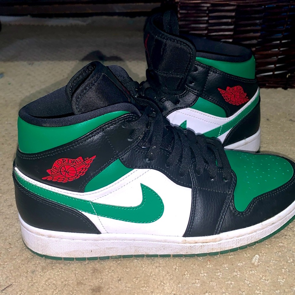 Nike-Air Jordan 1 Mid